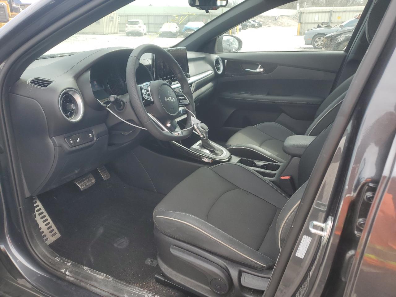2024 Kia Forte - Image 7