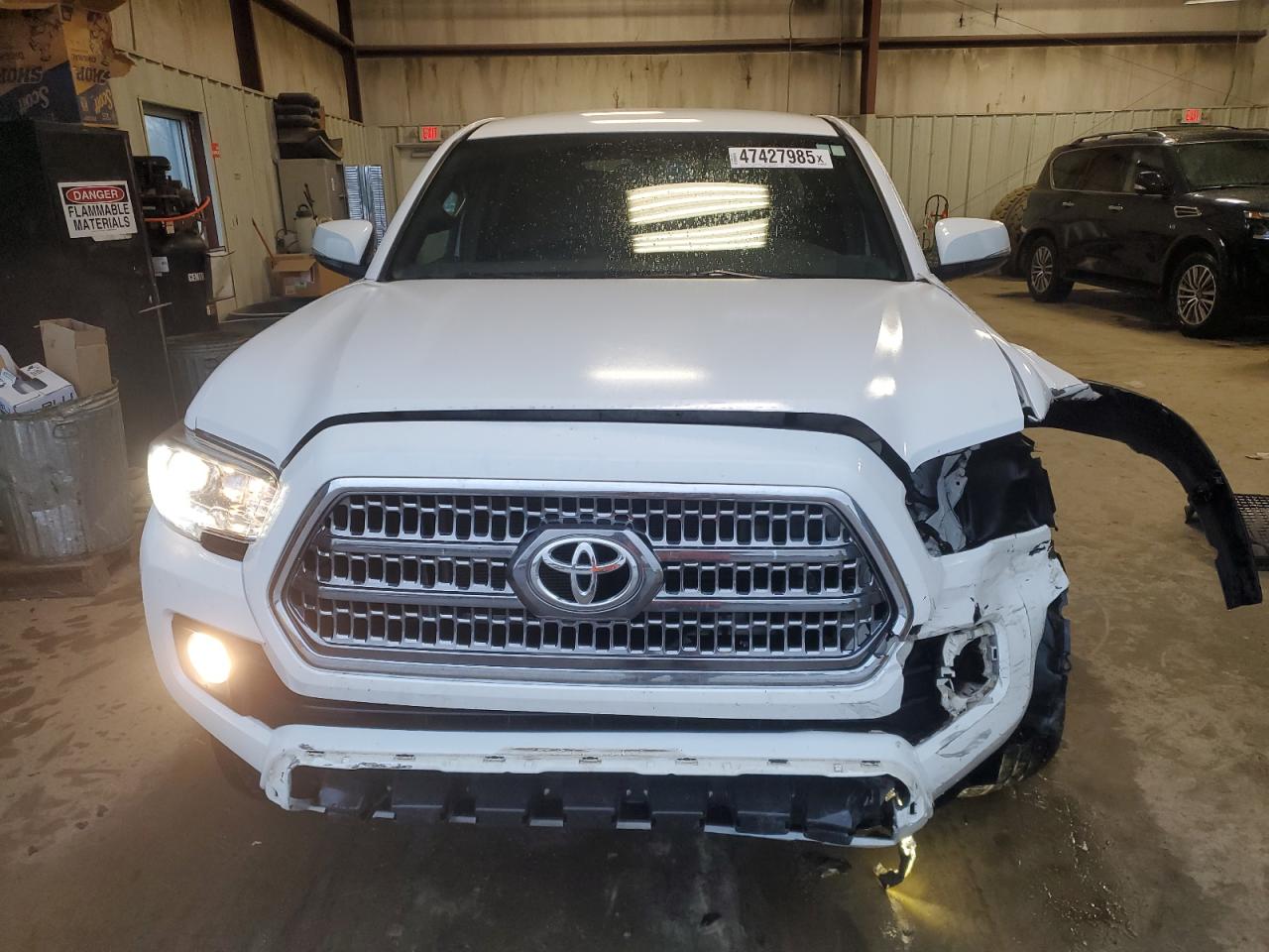 2016 Toyota Tacoma - Image 5
