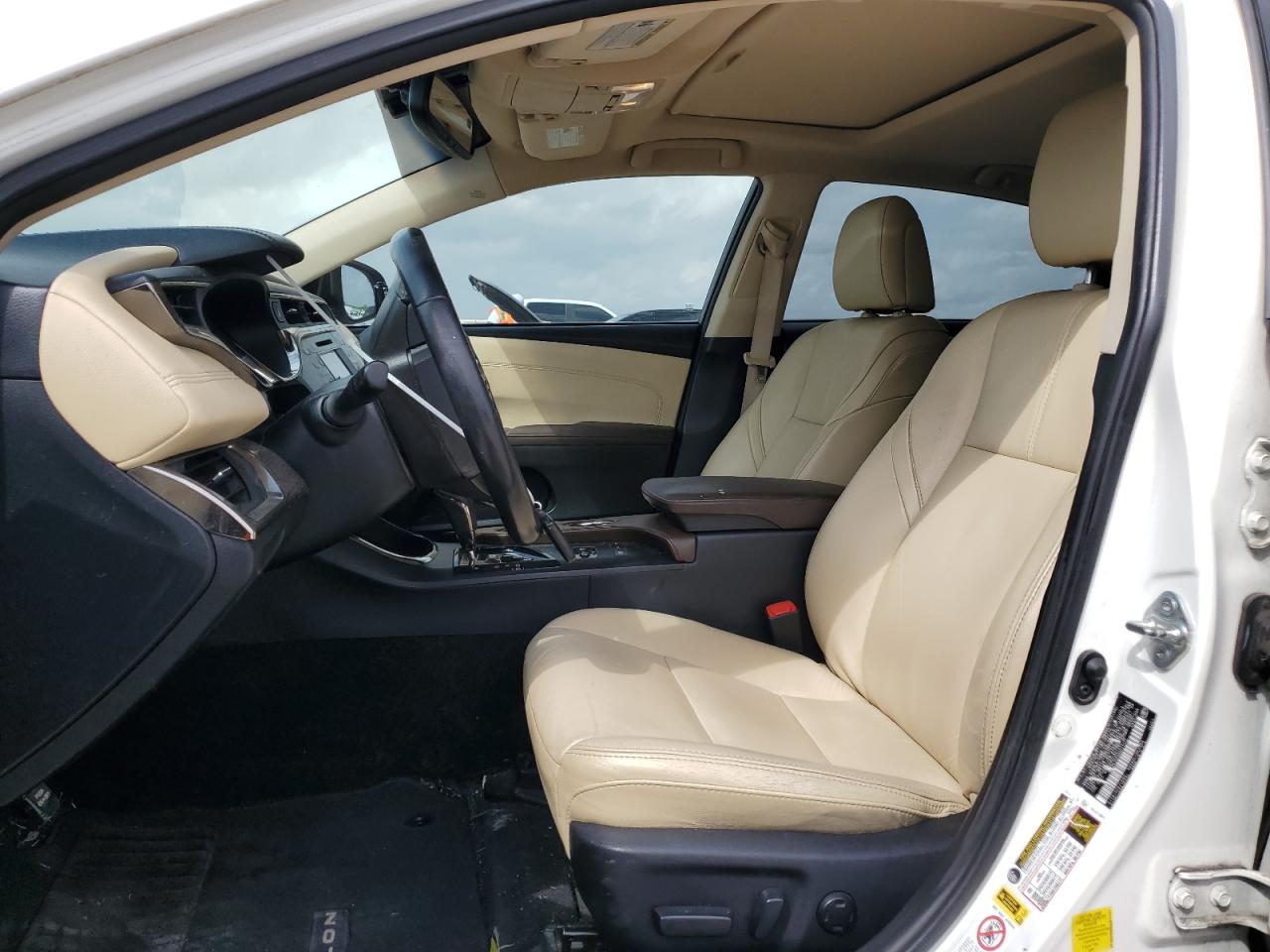 2013 Toyota Avalon - Image 7