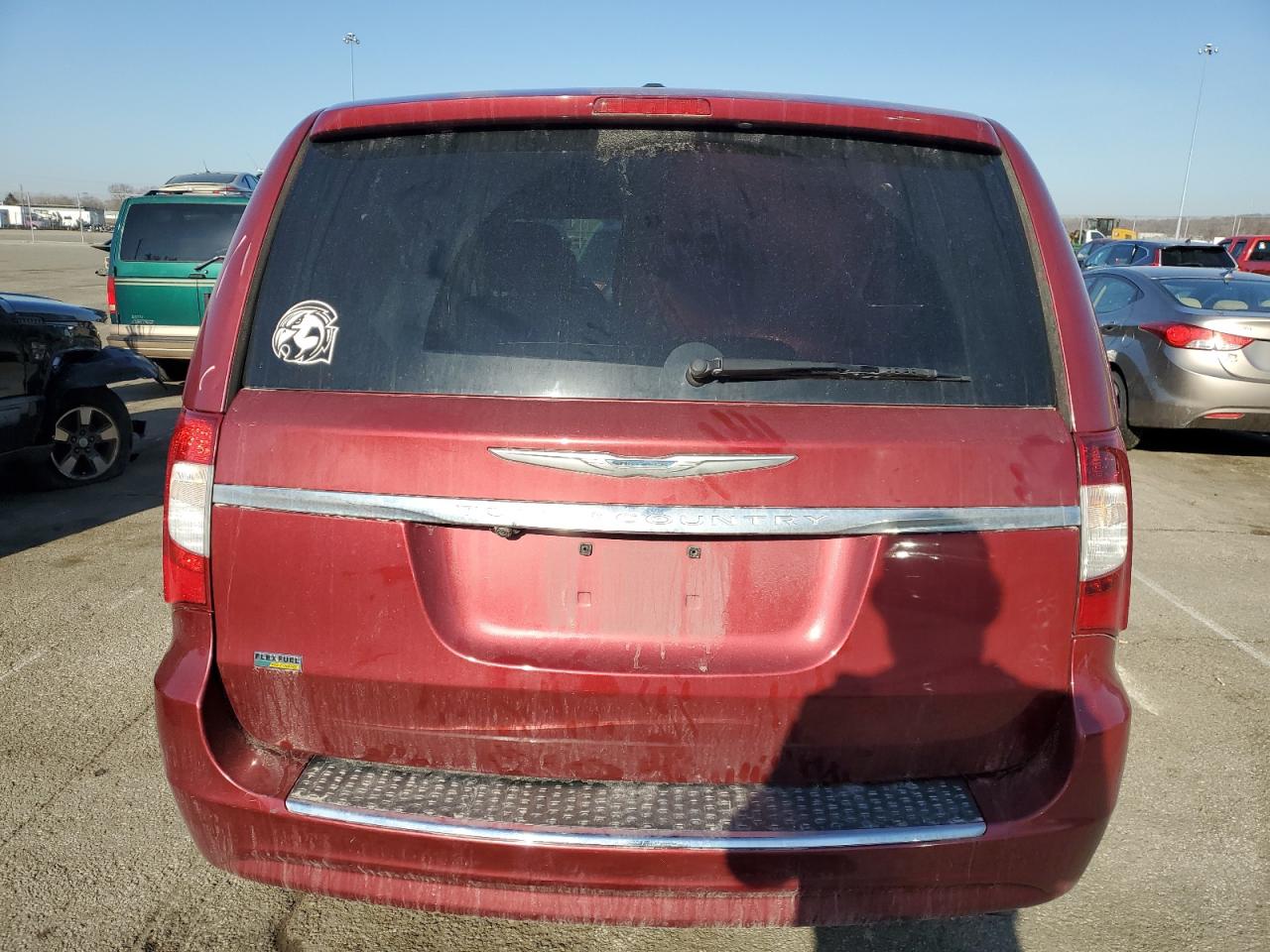 2016 Chrysler Town & Country - Image 6