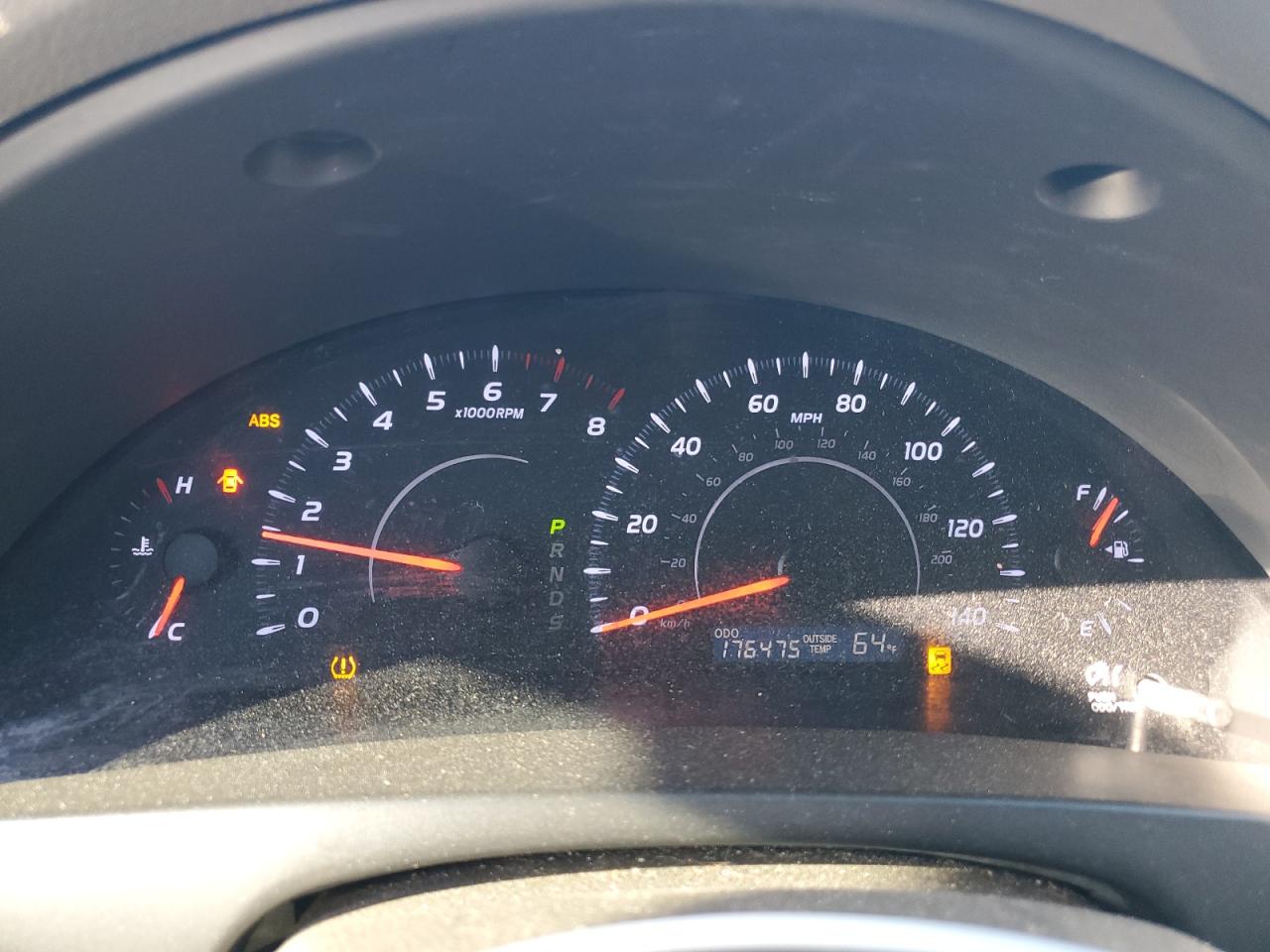 2010 Toyota Camry - Image 9