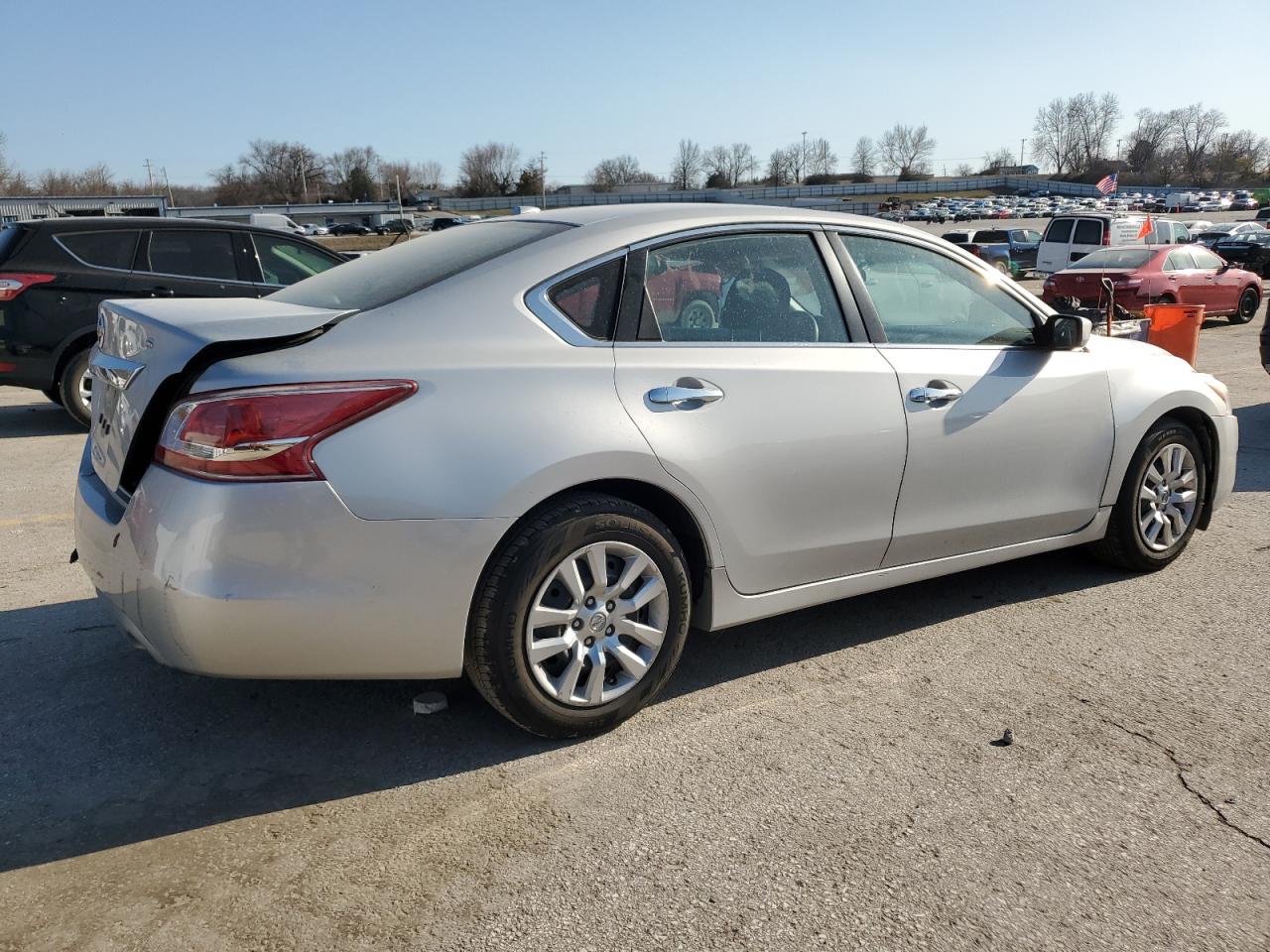 2015 Nissan Altima - Image 3