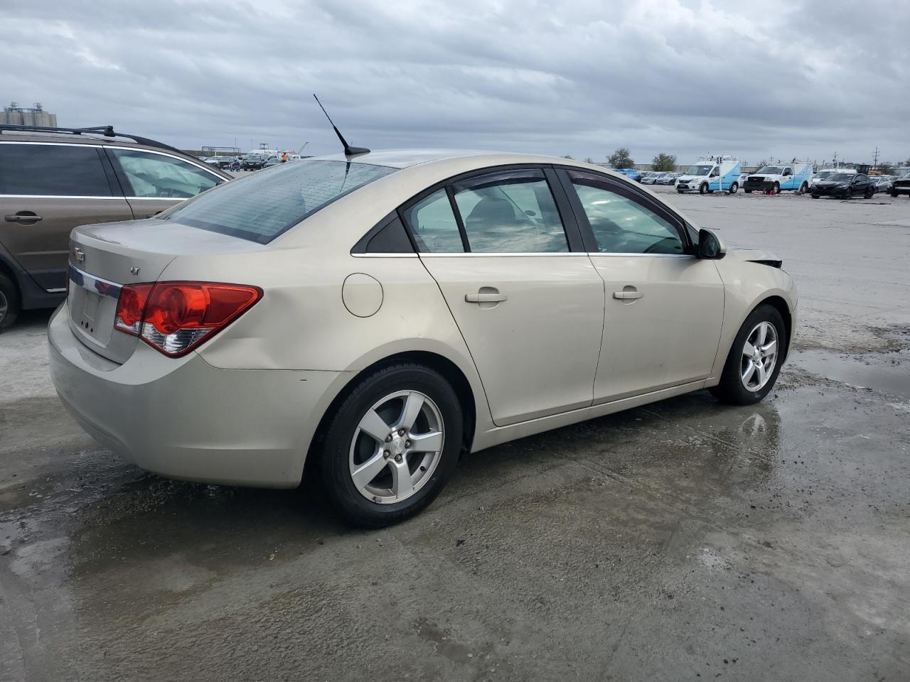 2012 Chevrolet Cruze - Image 3
