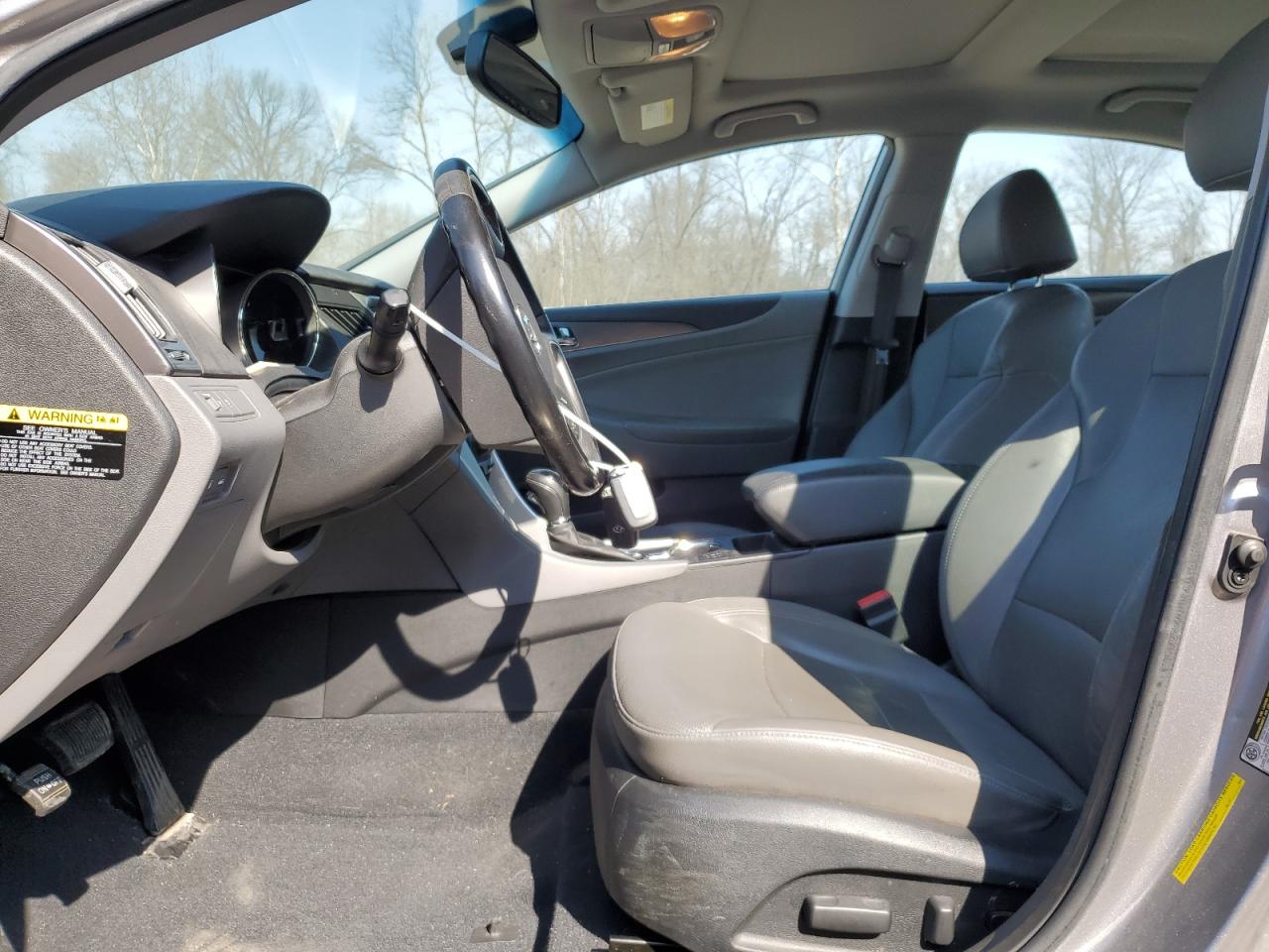 2011 Hyundai Sonata - Image 7