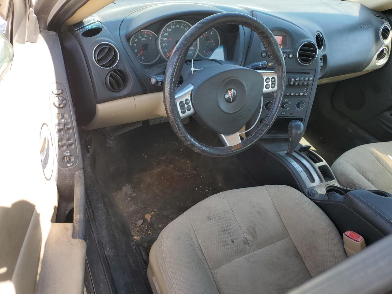 2006 Pontiac Grand Prix - Image 8