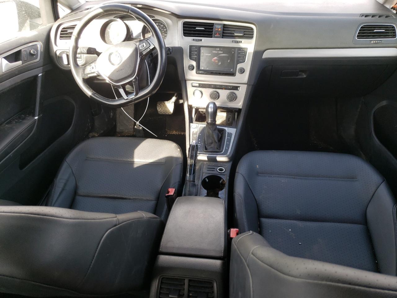 2017 Volkswagen Golf - Image 8