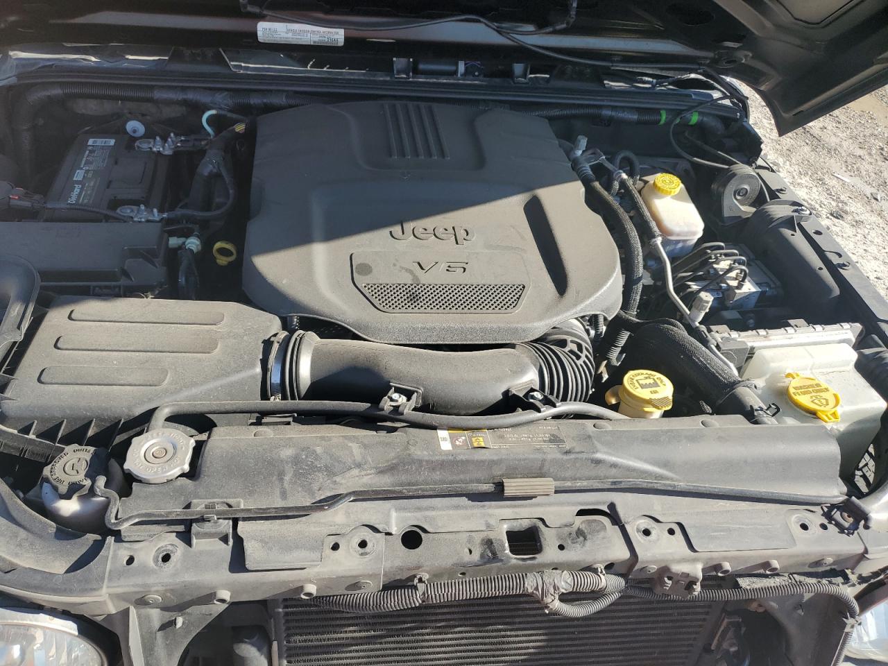 2018 Jeep Wrangler - Image 11