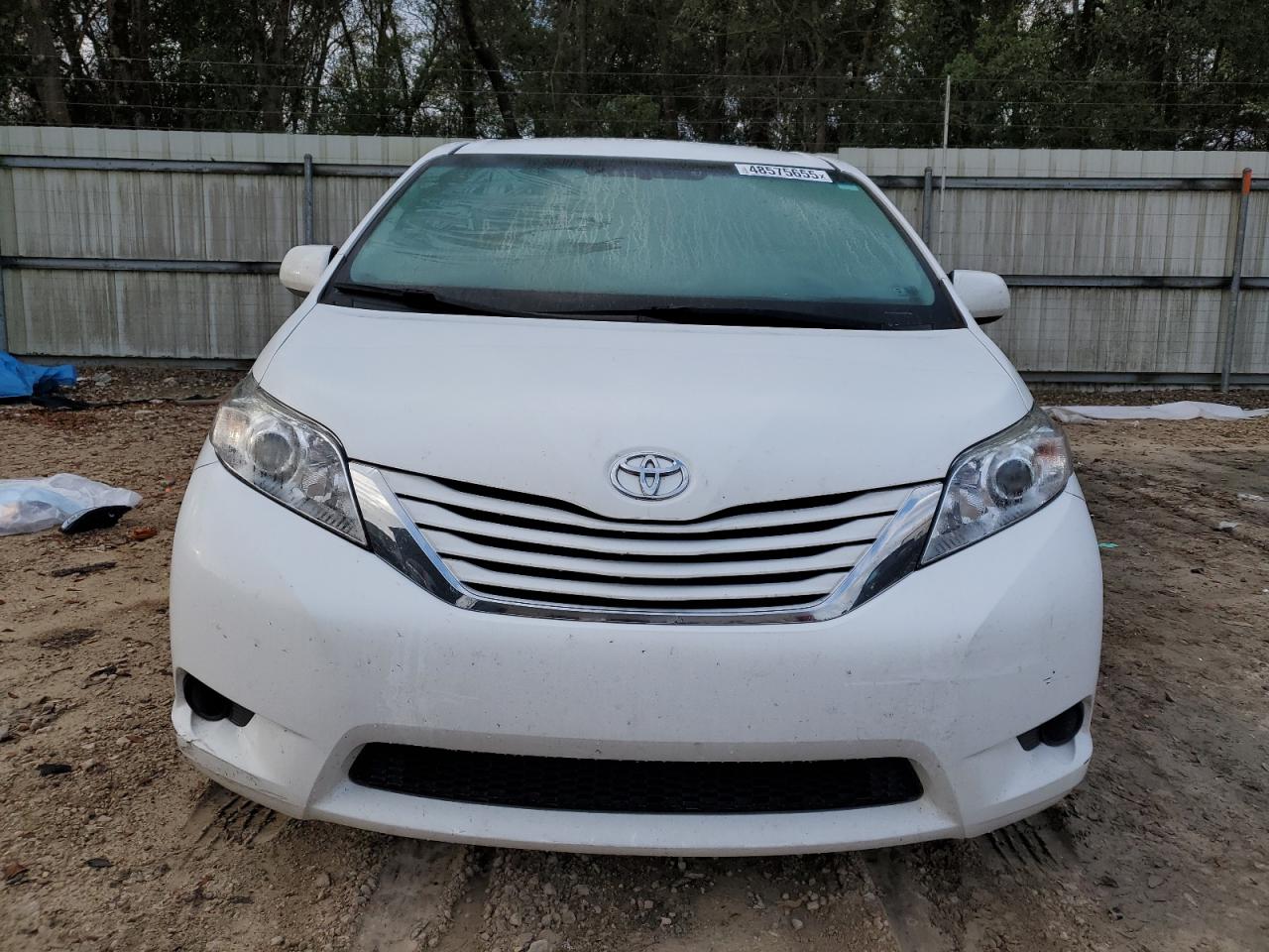 2015 Toyota Sienna - Image 5
