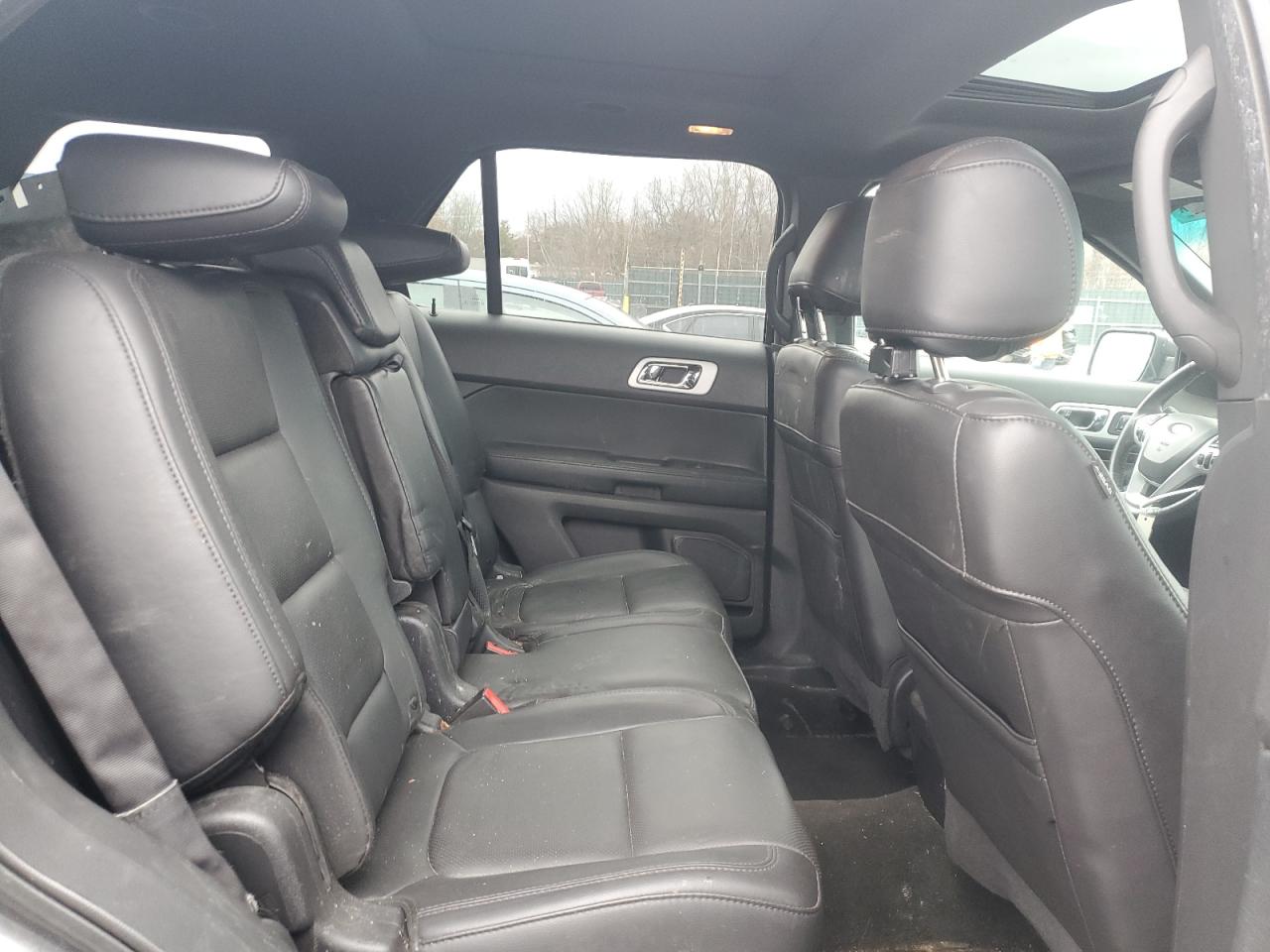 2015 Ford Explorer - Image 11