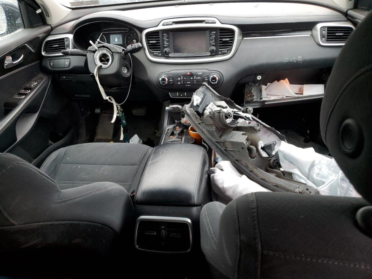 2017 Kia Sorento - Image 8