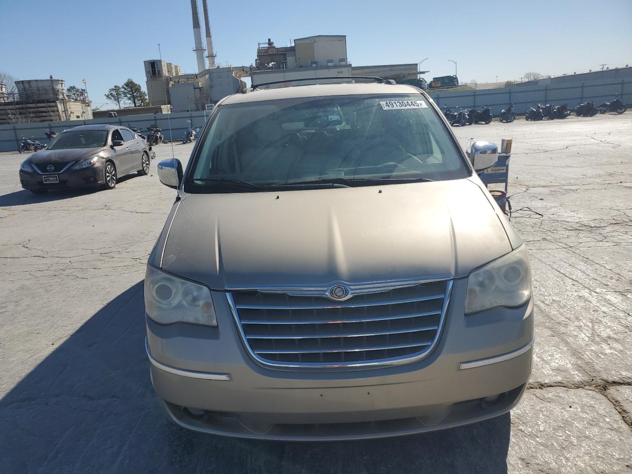 2009 Chrysler Town & Country - Image 5