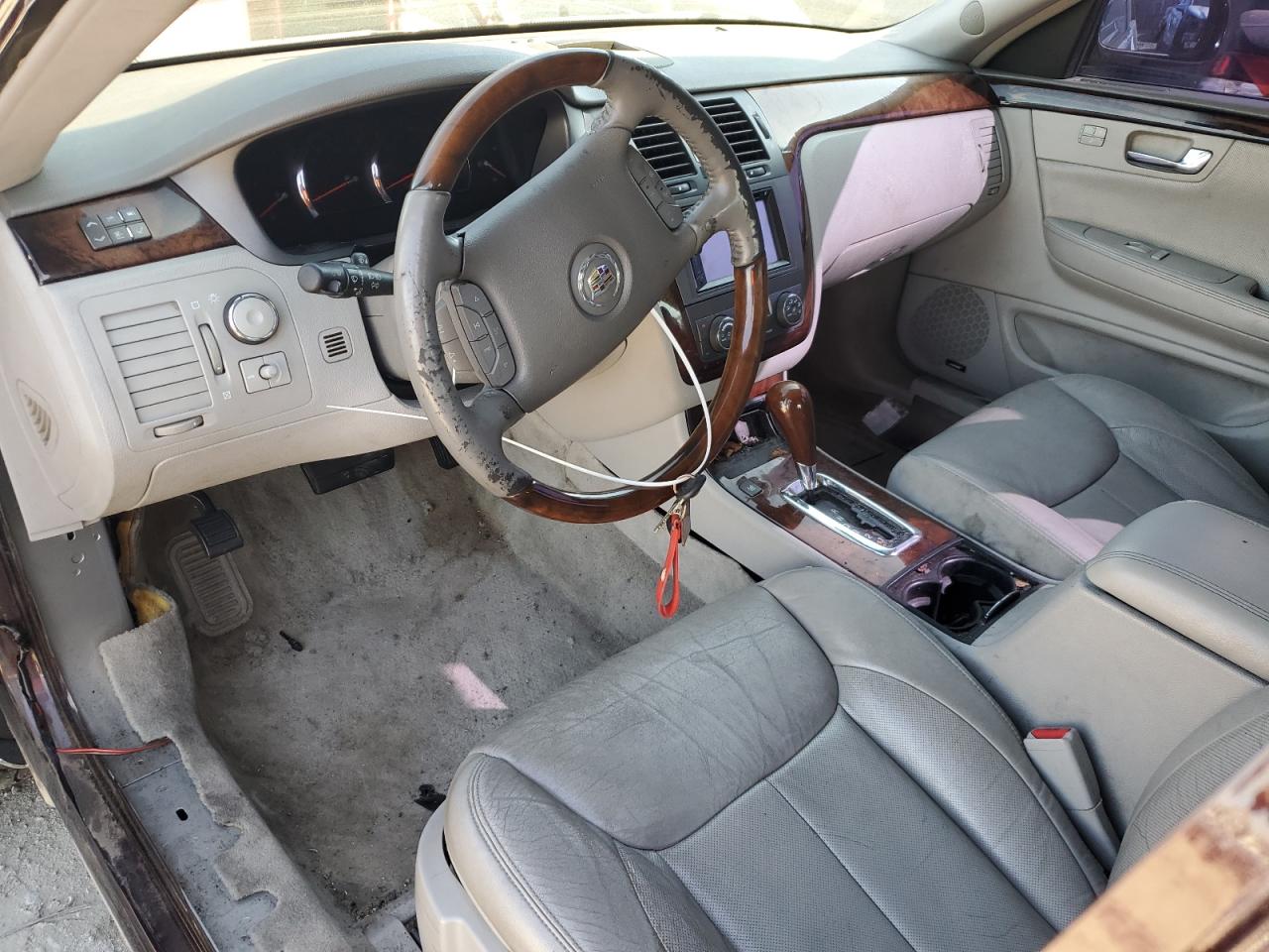2008 Cadillac DTS - Image 8