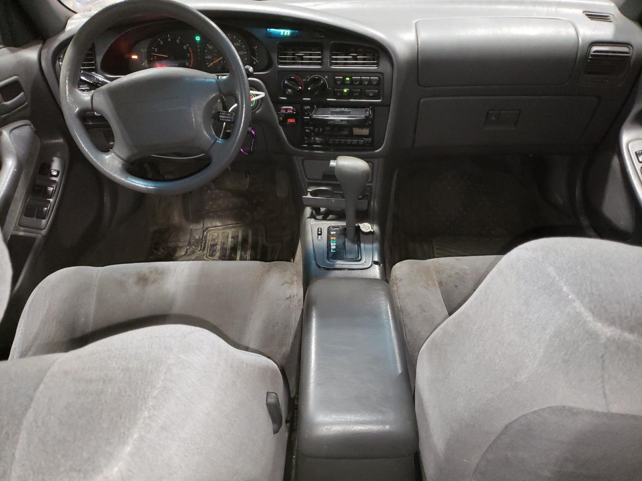 1995 Toyota Camry - Image 8