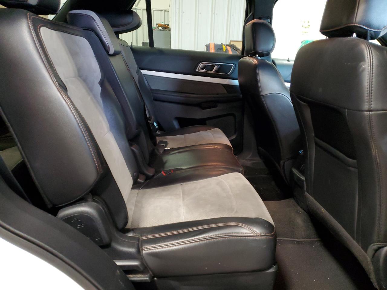 2017 Ford Explorer - Image 11