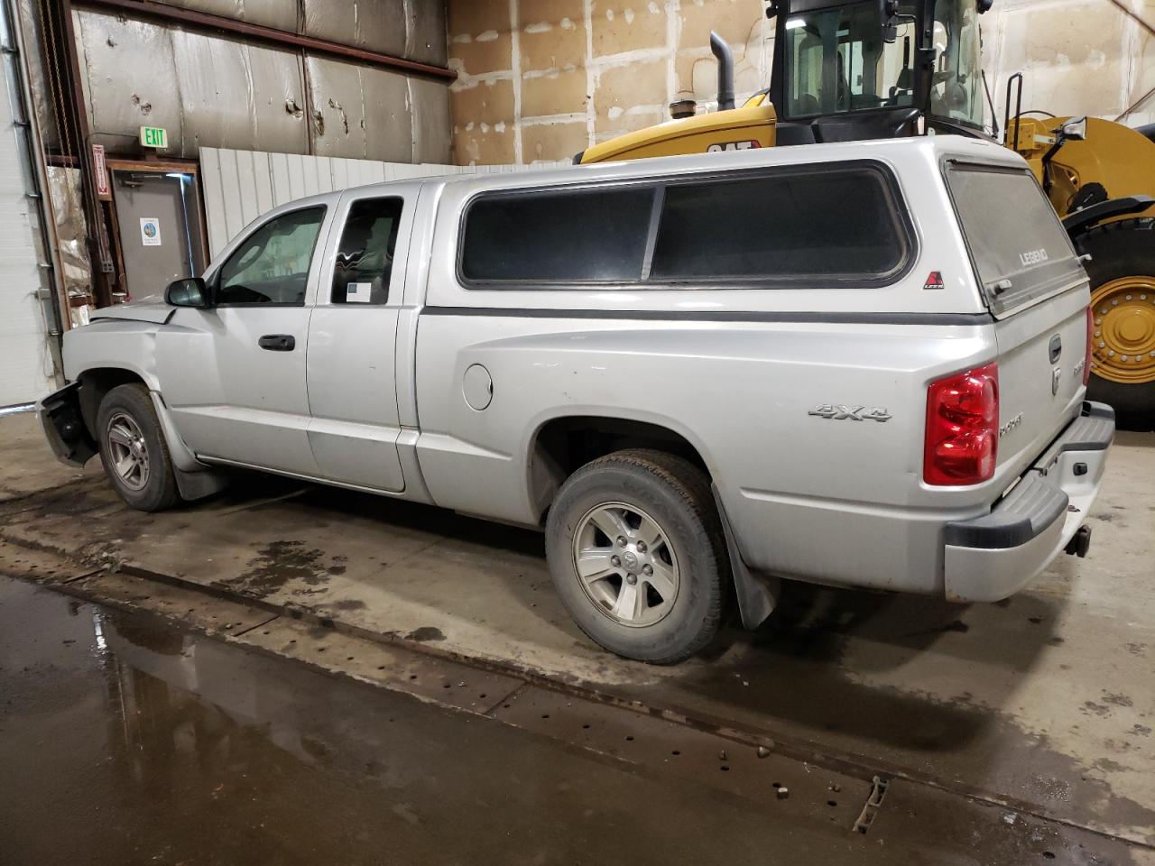 2010 Dodge Dakota - Image 2