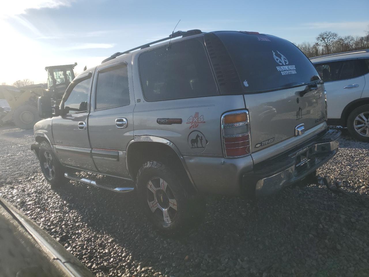2001 Chevrolet Tahoe - Image 2
