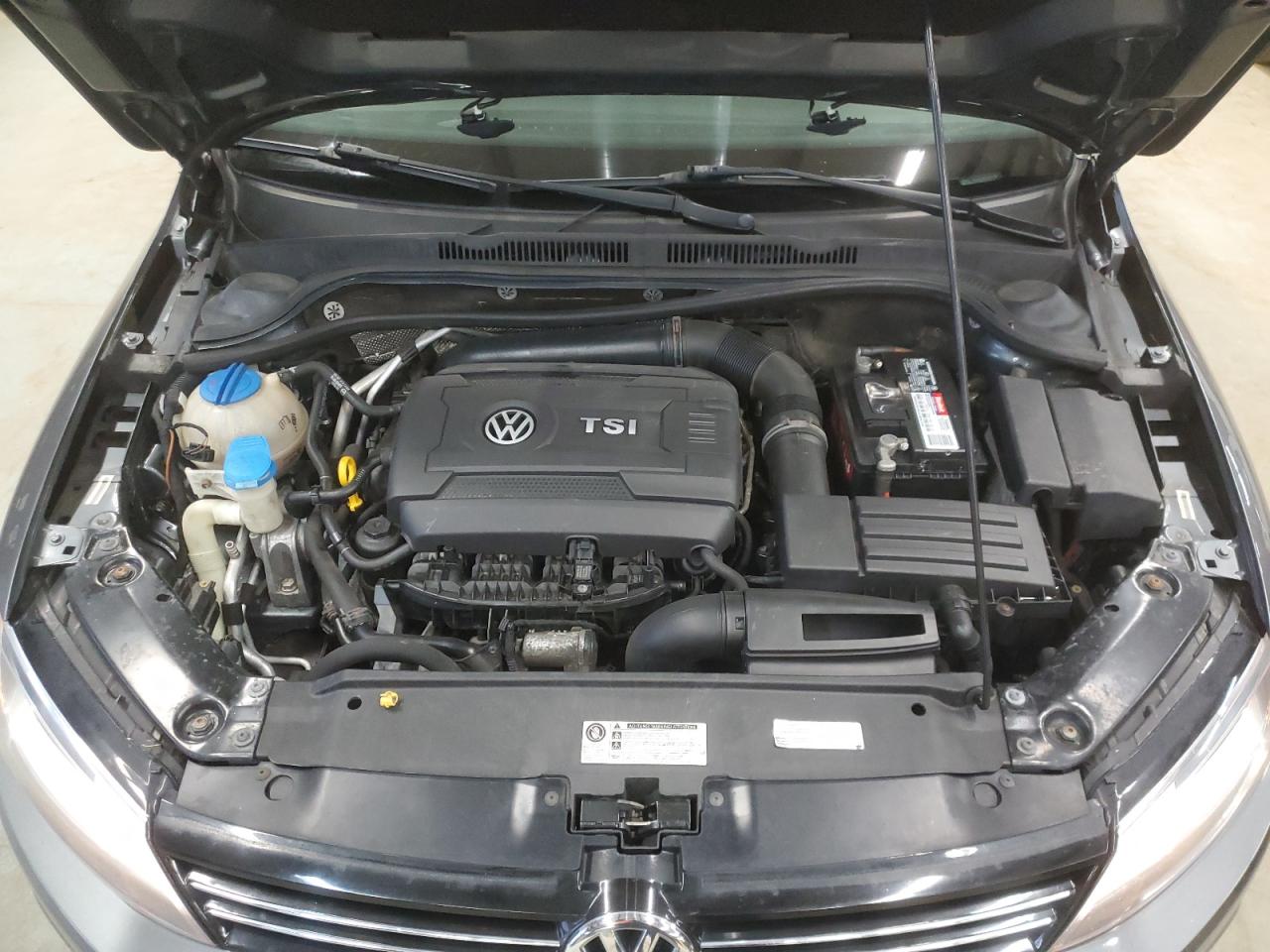2014 Volkswagen Jetta - Image 11