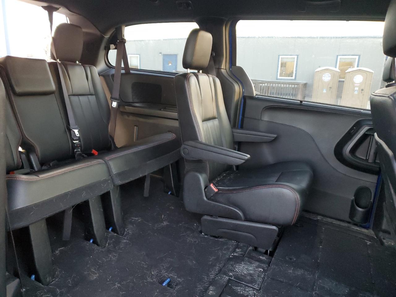 2019 Dodge Caravan - Image 11