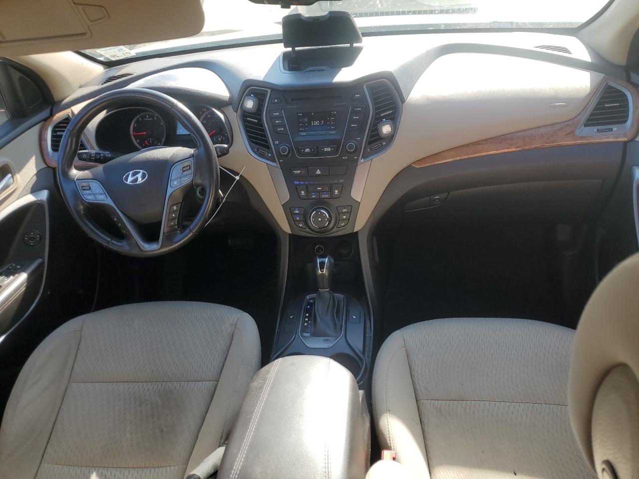 2014 Hyundai Santa Fe - Image 8