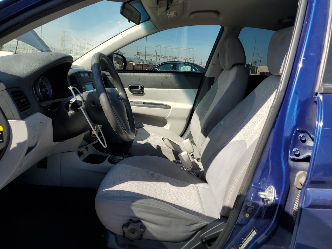 2011 Hyundai Accent - Image 7