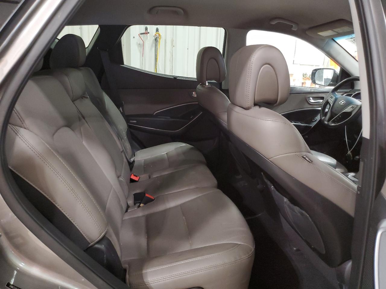 2017 Hyundai Santa Fe - Image 11