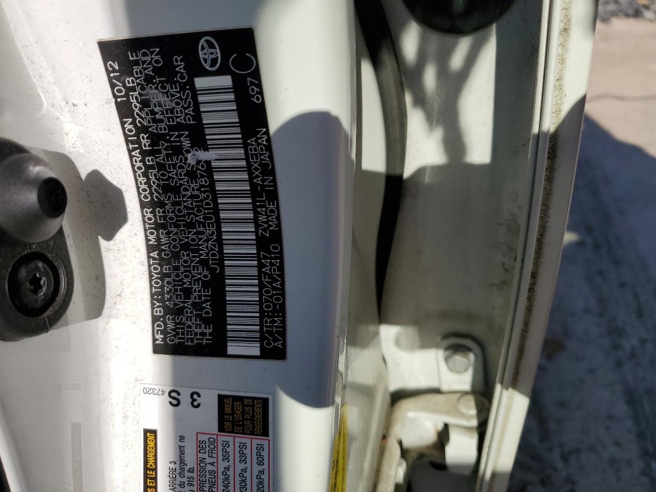 2013 Toyota Prius - Image 12