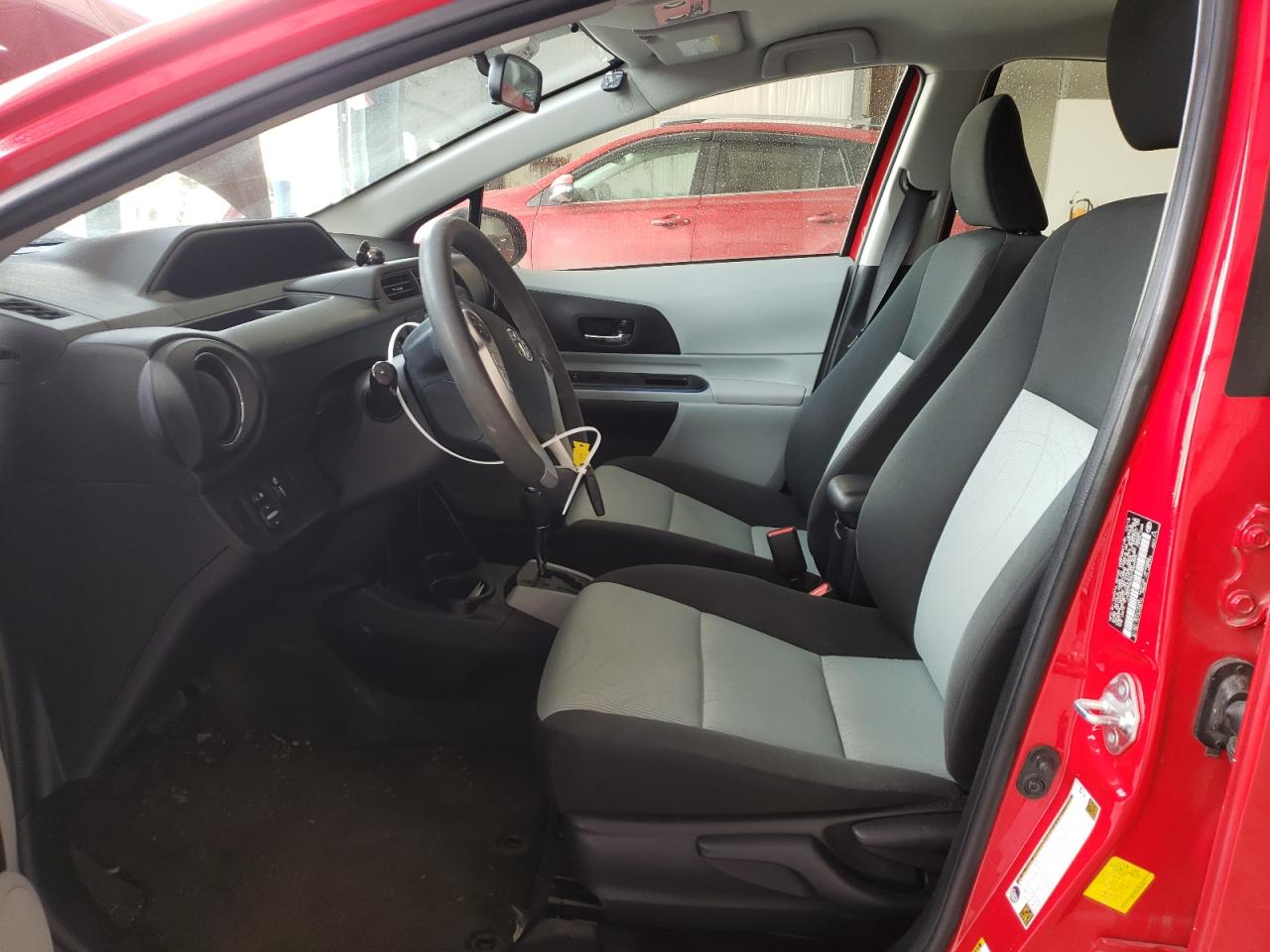 2013 Toyota Prius - Image 7