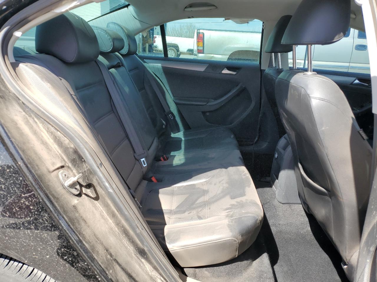2015 Volkswagen Jetta - Image 10