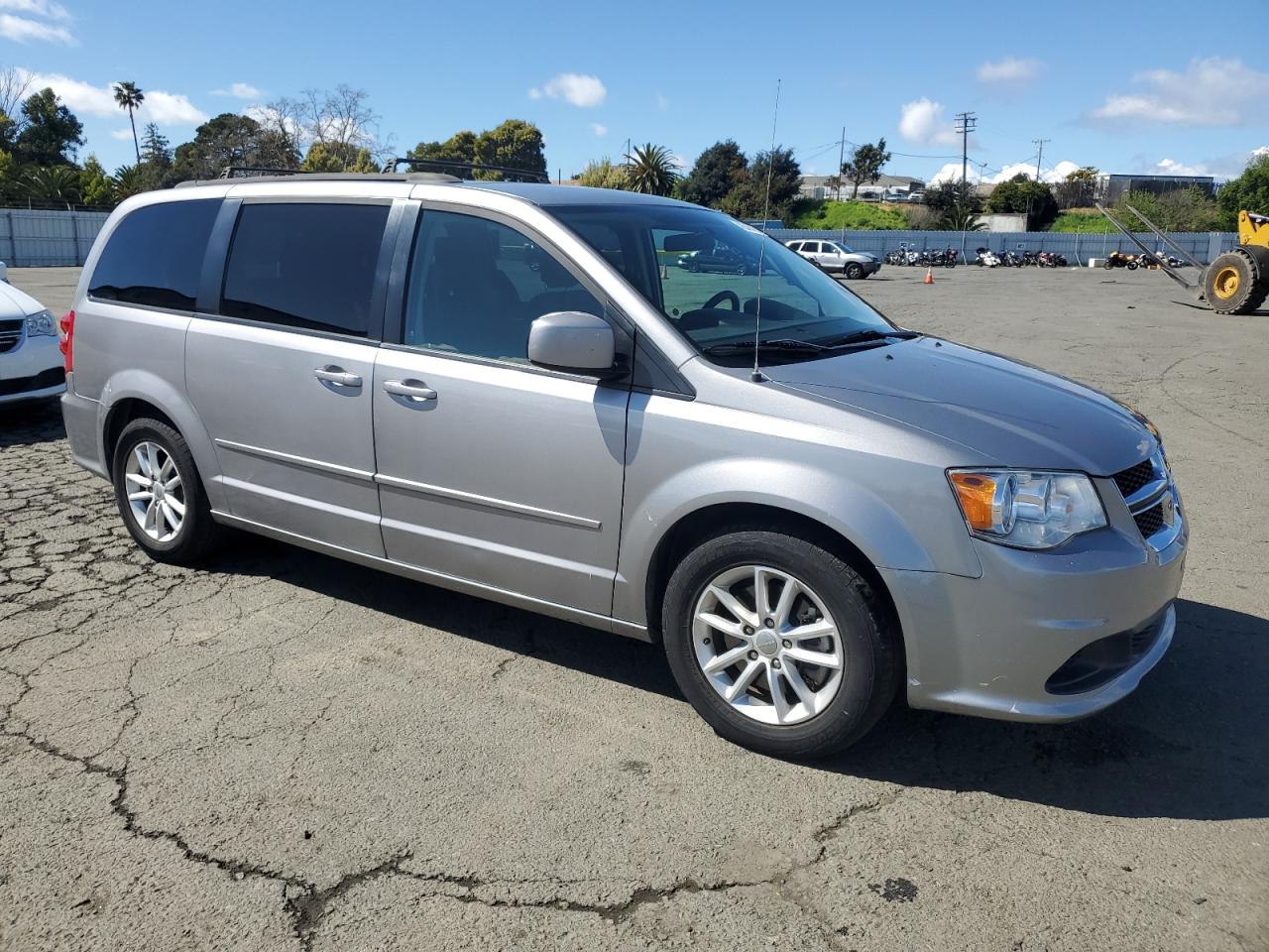 2016 Dodge Caravan - Image 4