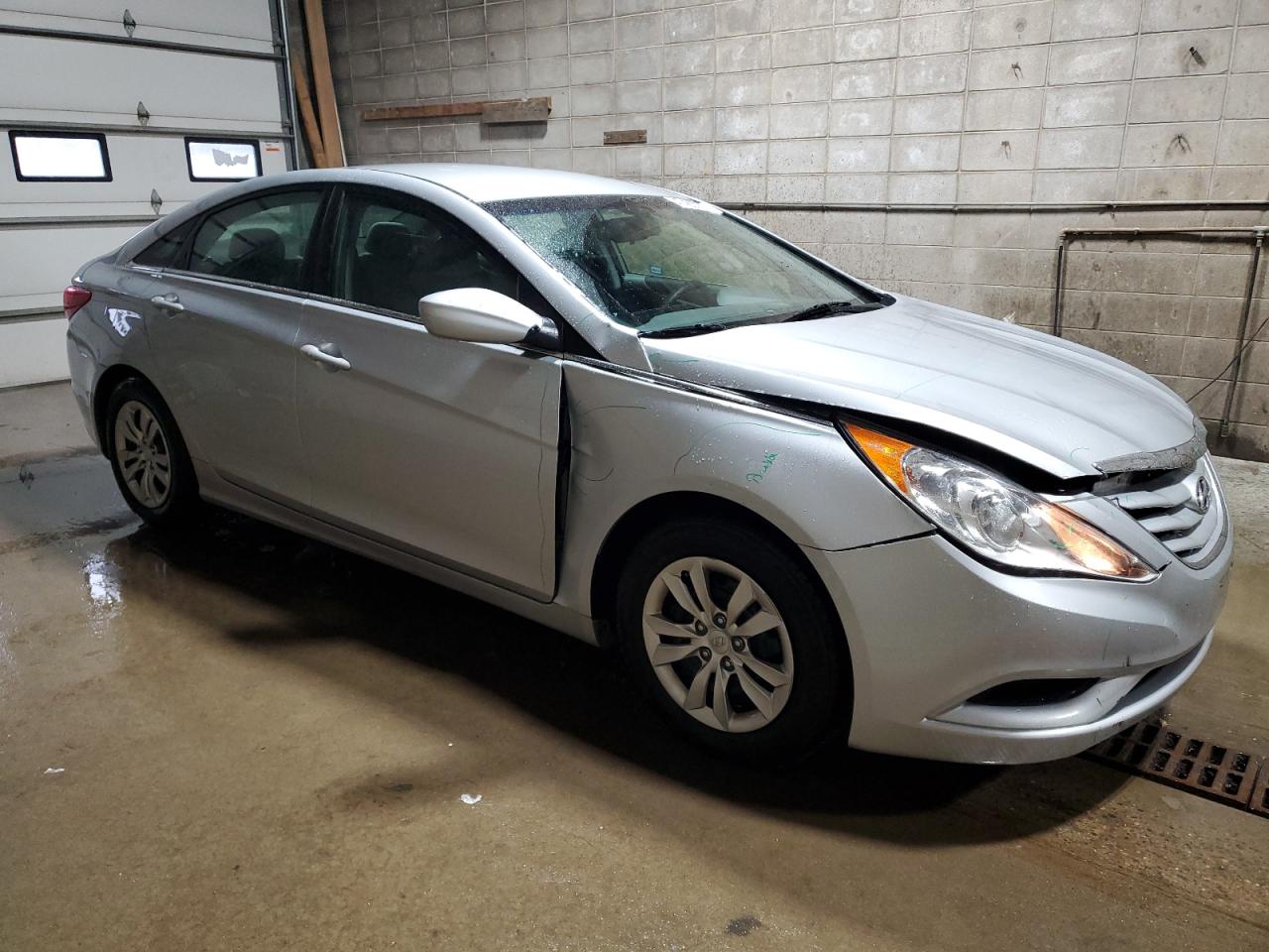2012 Hyundai Sonata - Image 4