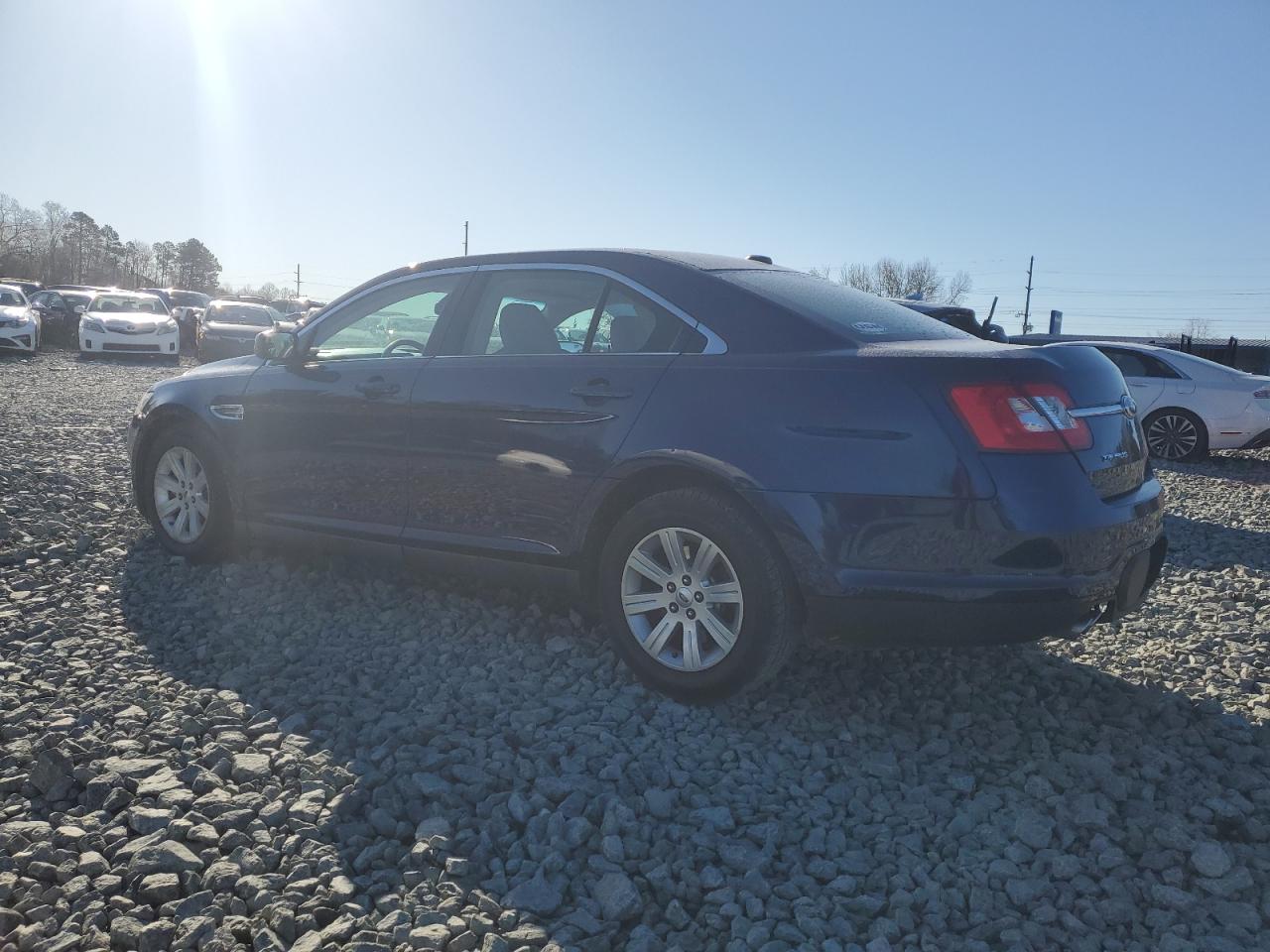 2011 Ford Taurus - Image 2