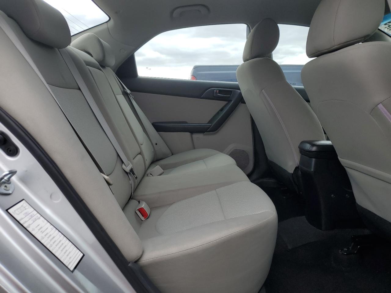 2011 Kia Forte - Image 10