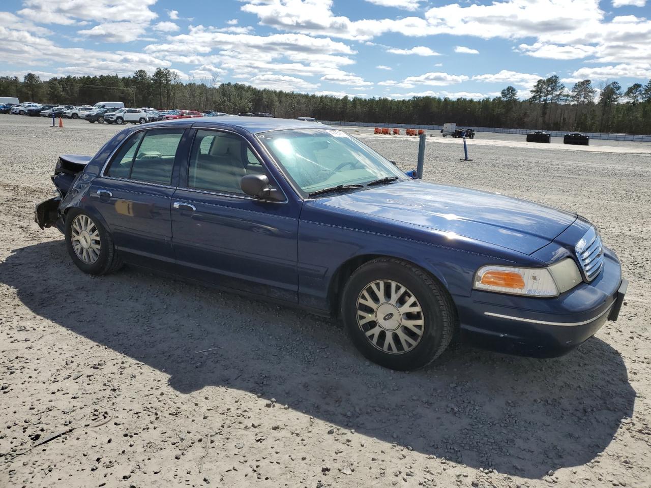2004 Ford Crown Victoria - Image 4