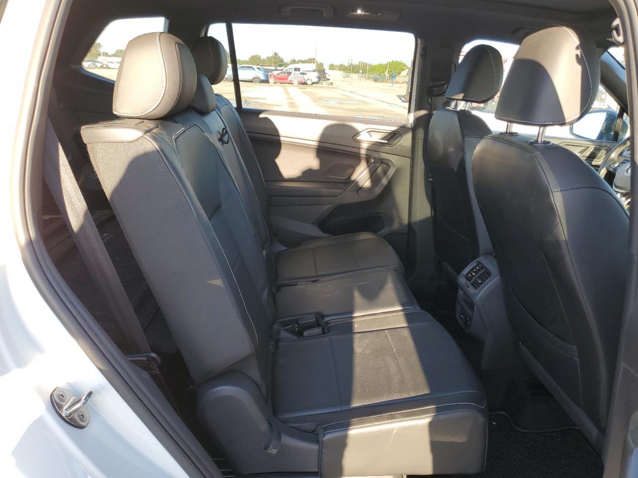2021 Volkswagen Tiguan - Image 11