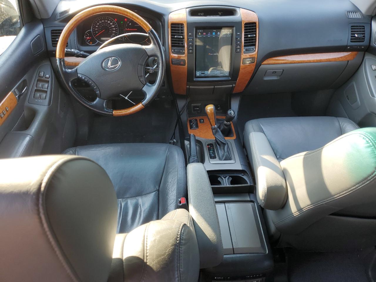 2004 Lexus GX - Image 8