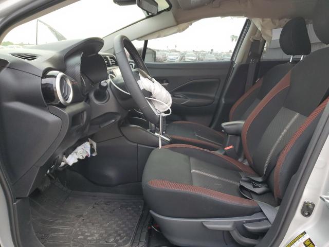  NISSAN VERSA 2024 Silver