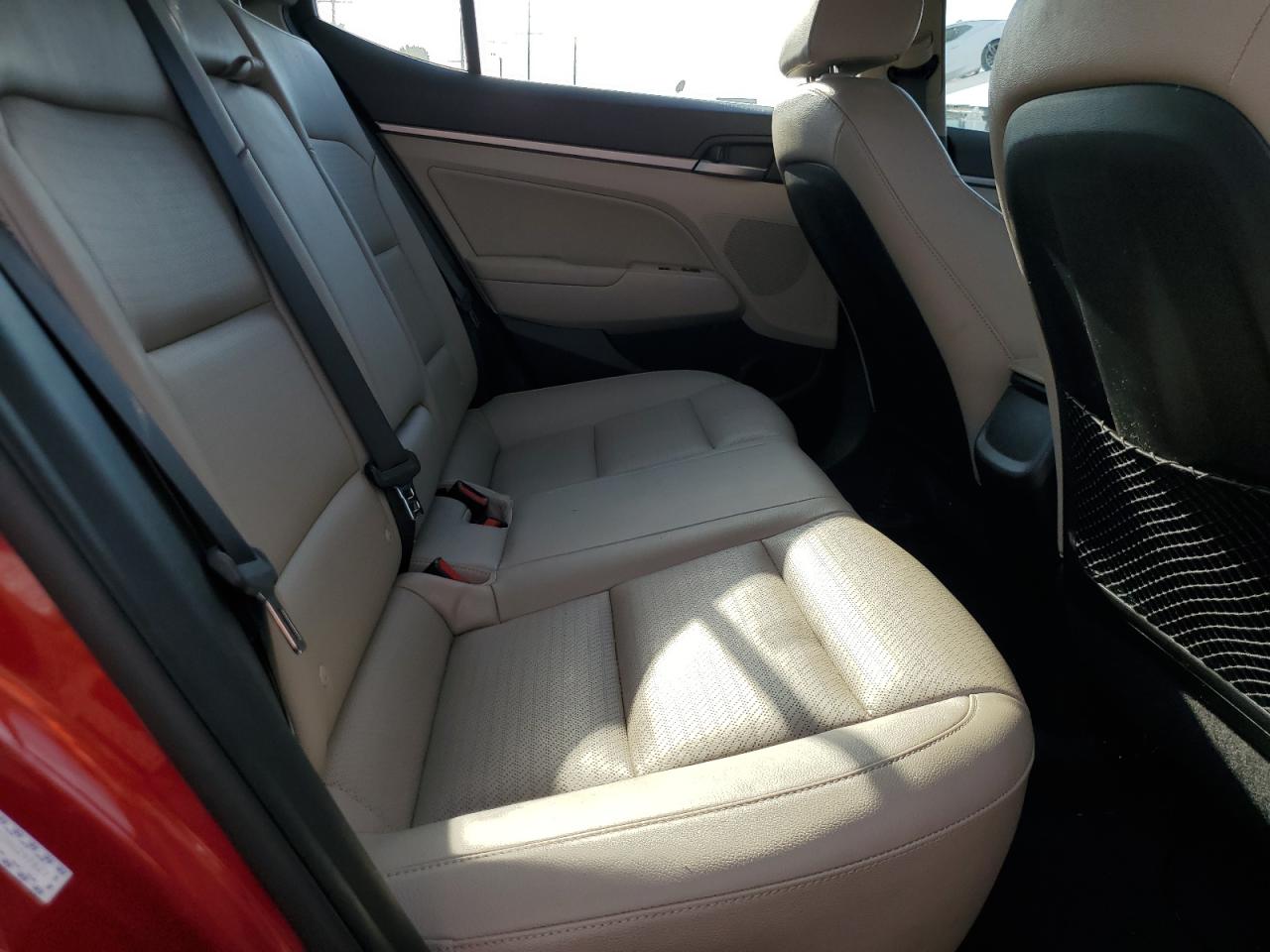 2017 Hyundai Elantra - Image 10