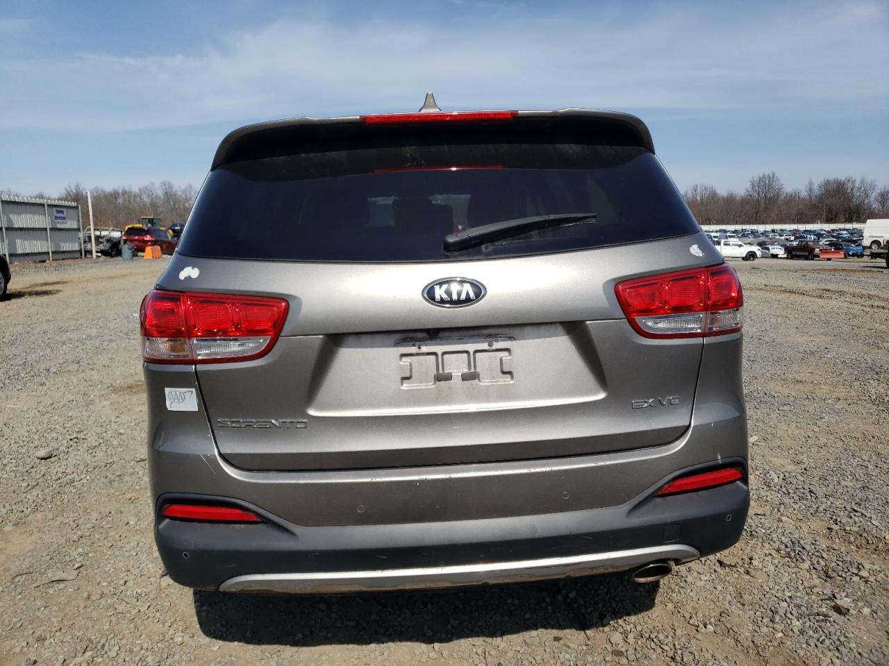 2016 Kia Sorento - Image 6