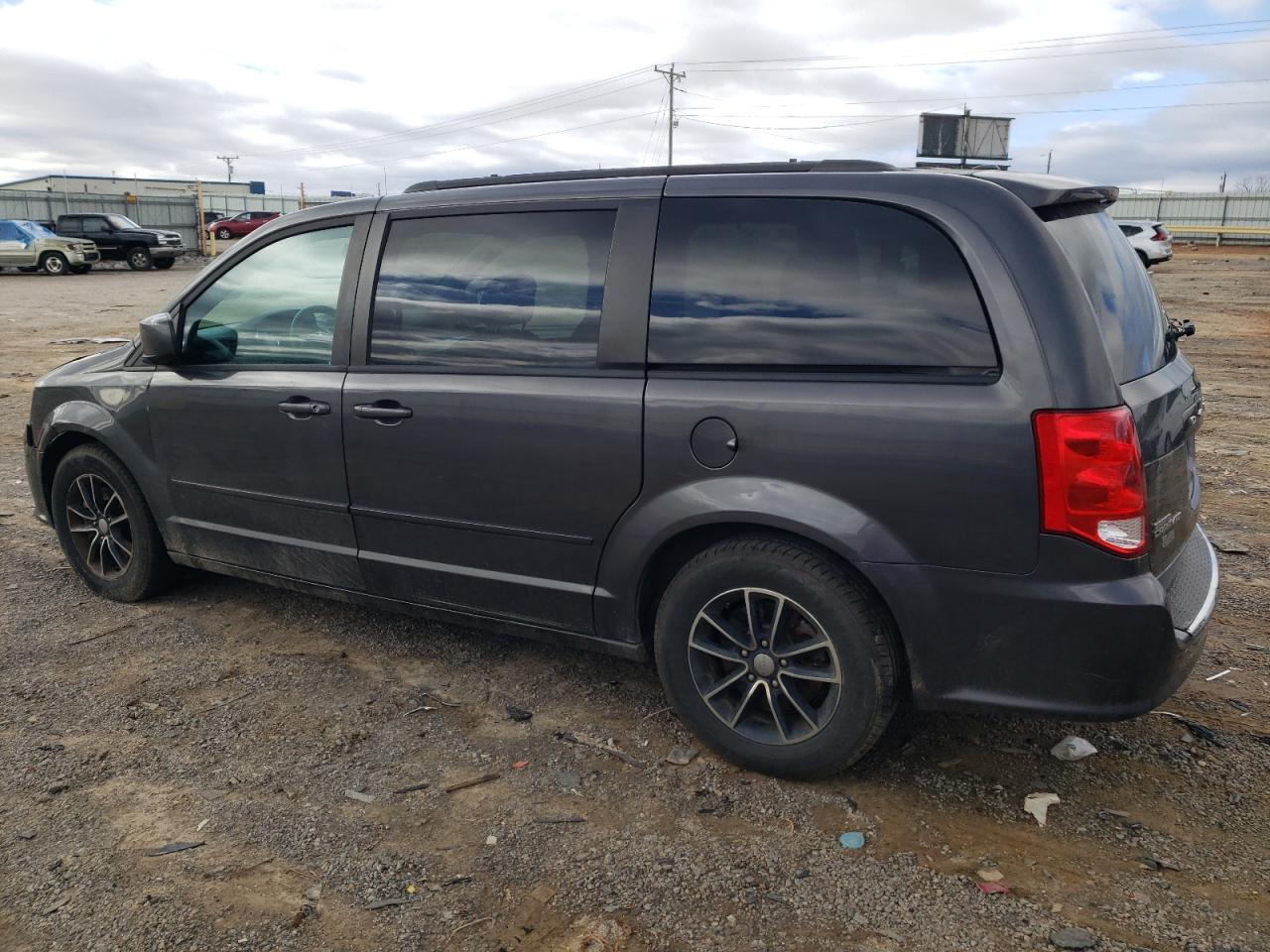 2017 Dodge Caravan - Image 2