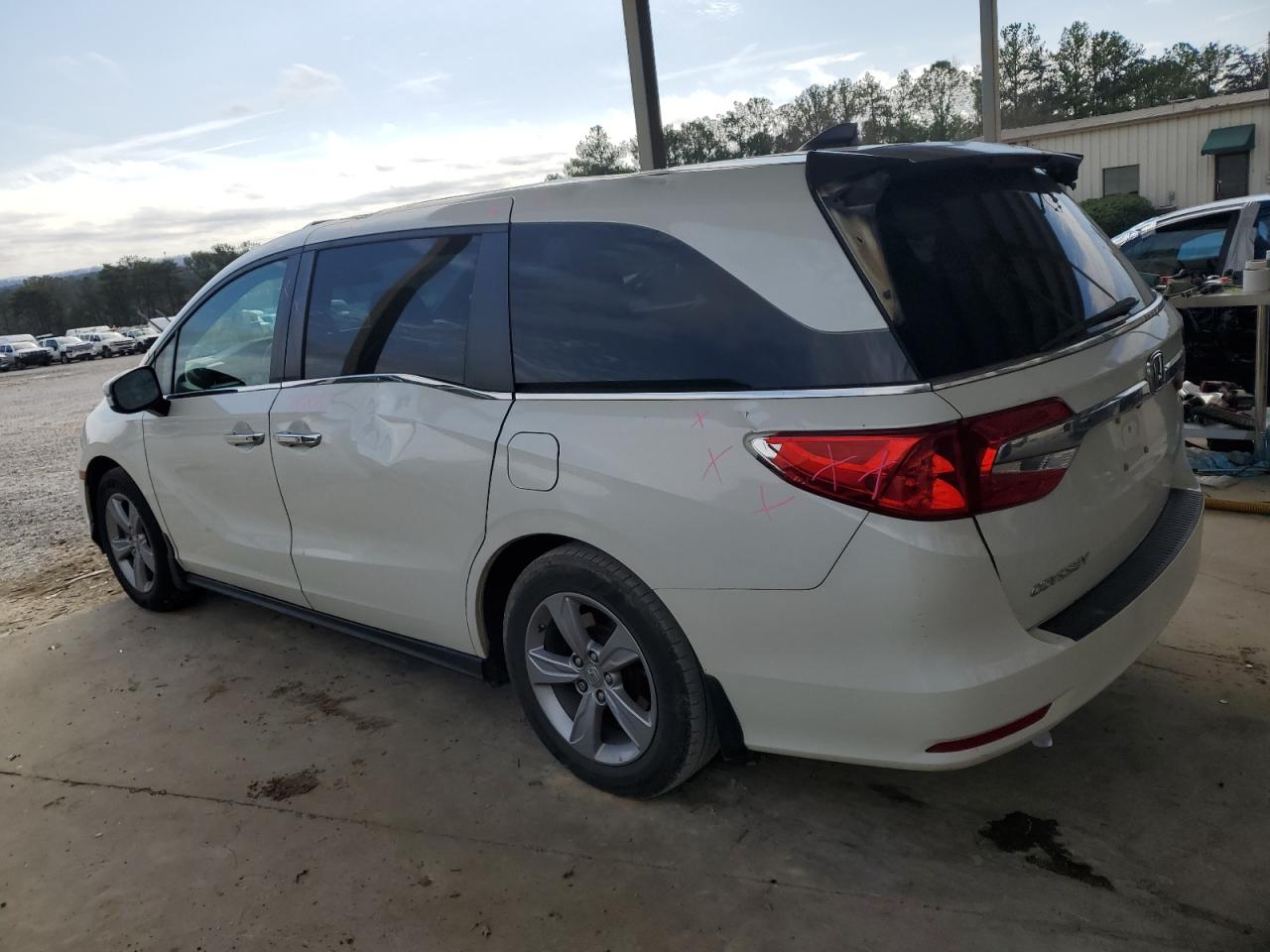 2018 Honda Odyssey - Image 2