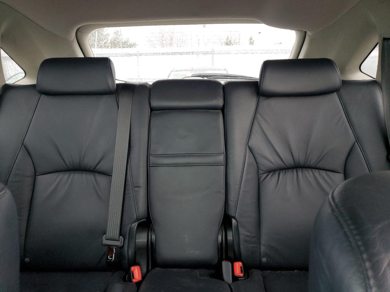 2005 Lexus RX - Image 10