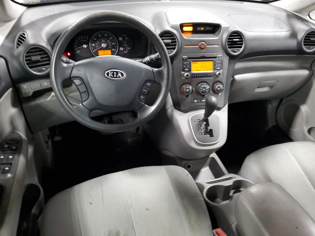 2010 Kia Rondo - Image 8
