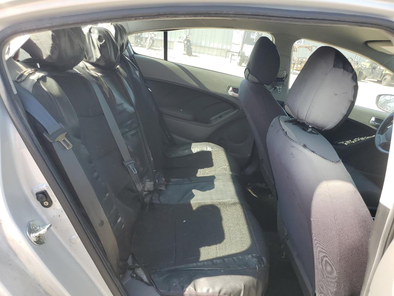 2017 Kia Forte - Image 10