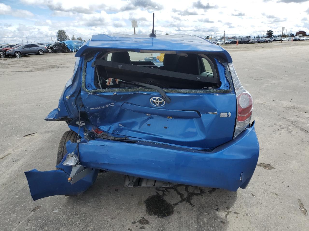 2014 Toyota Prius - Image 6