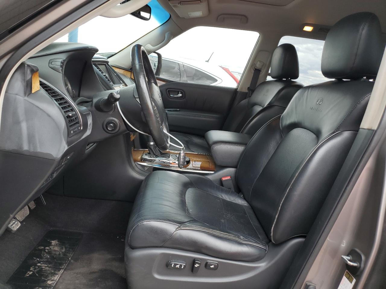 2011 Infiniti QX56 - Image 7