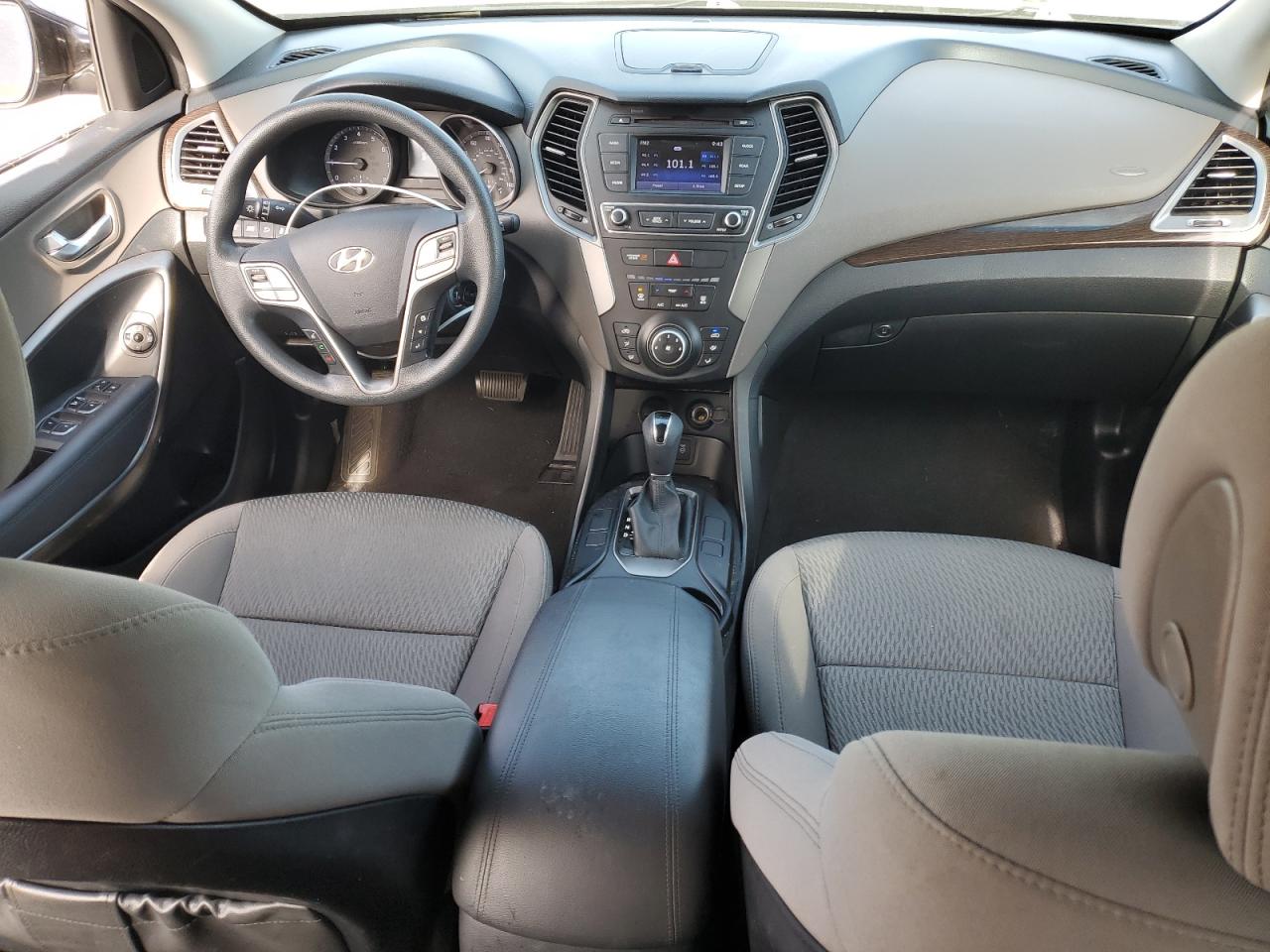 2018 Hyundai Santa Fe - Image 8