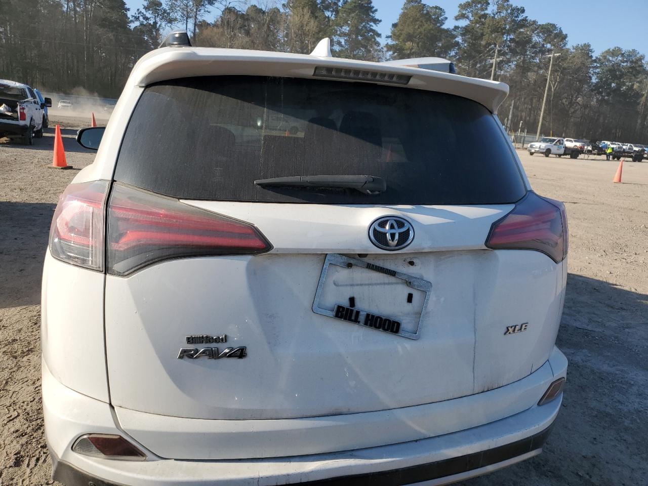 2017 Toyota RAV 4 - Image 6