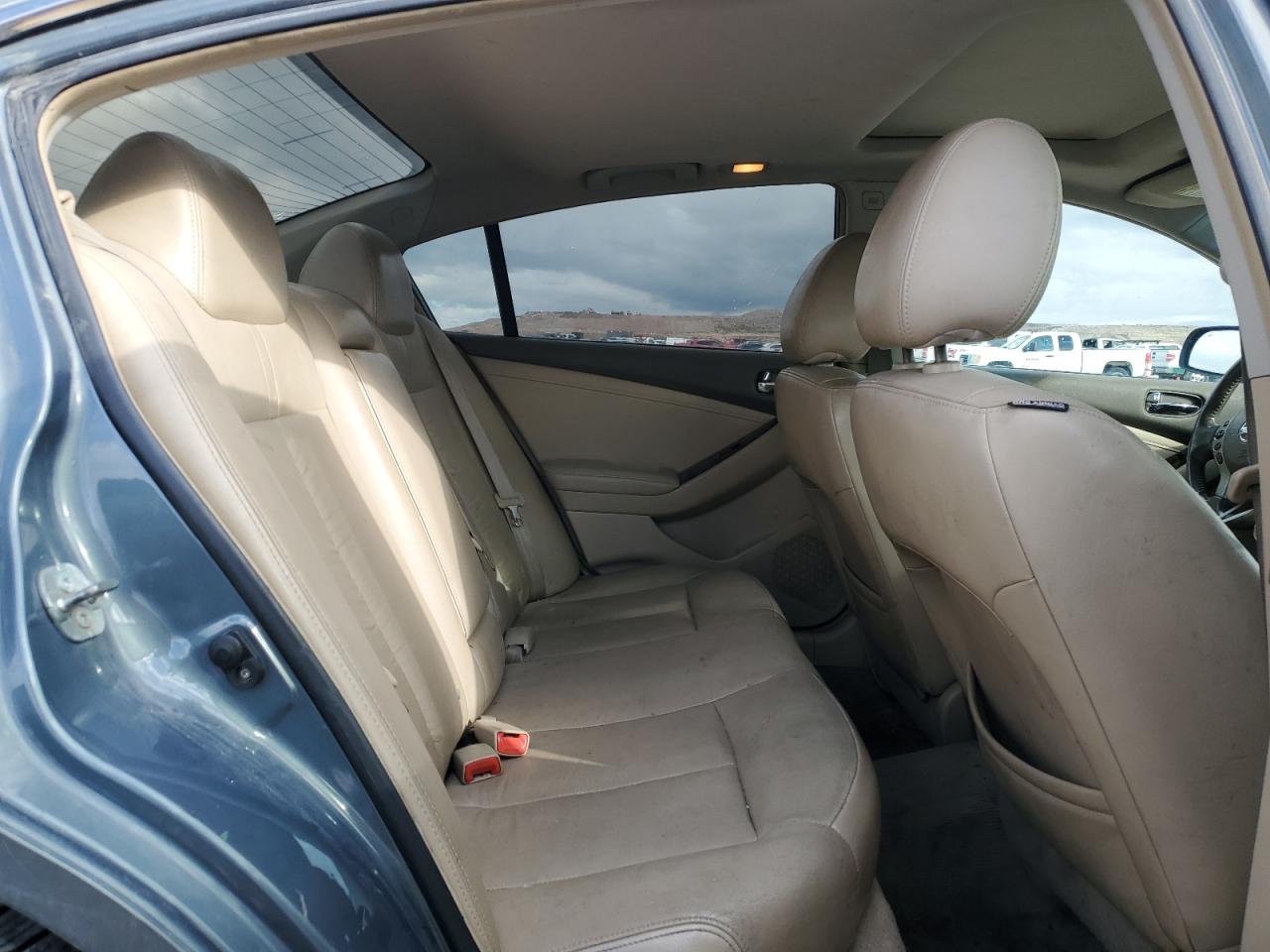 2011 Nissan Altima - Image 10