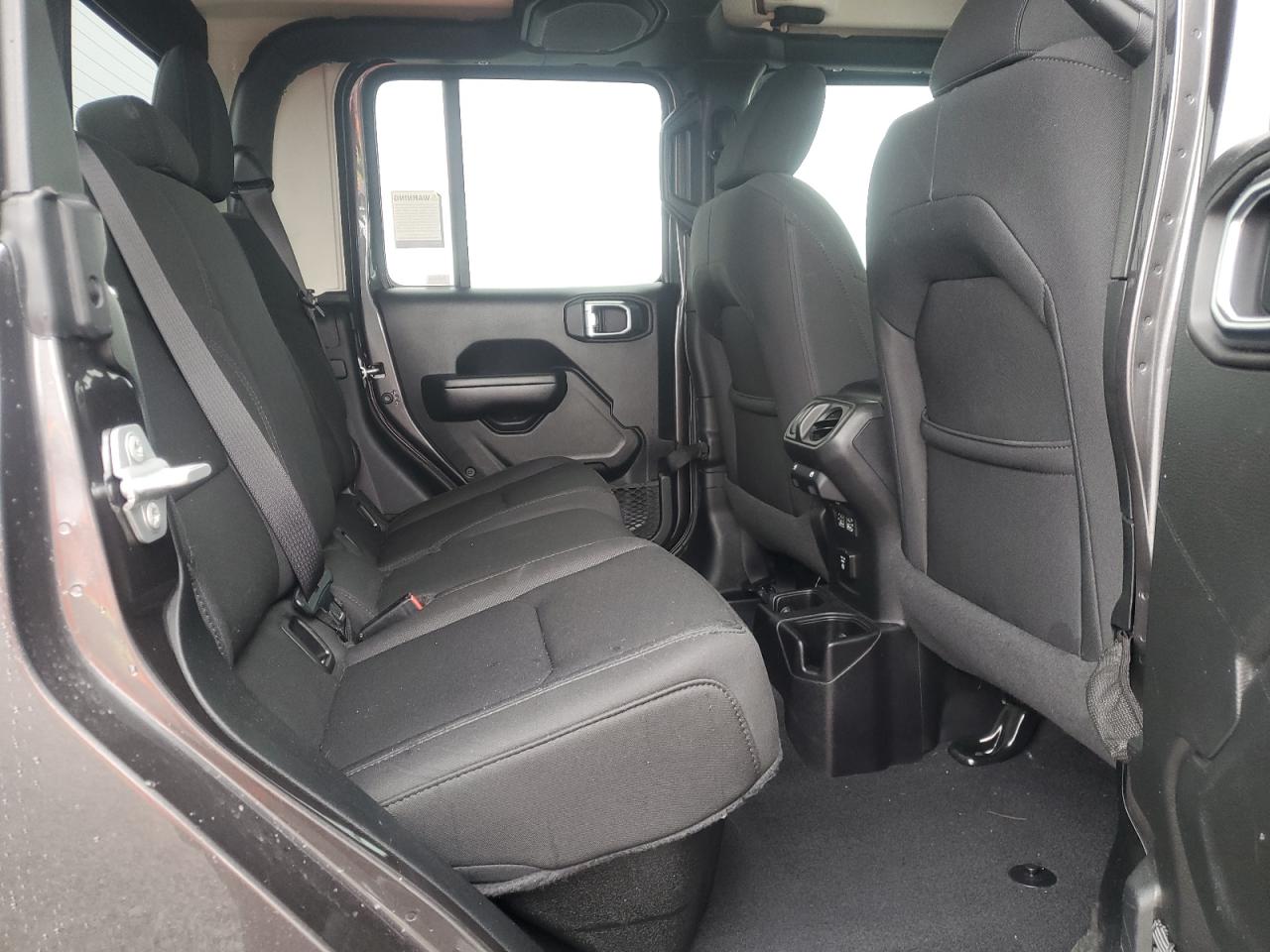 2021 Jeep Gladiator - Image 11