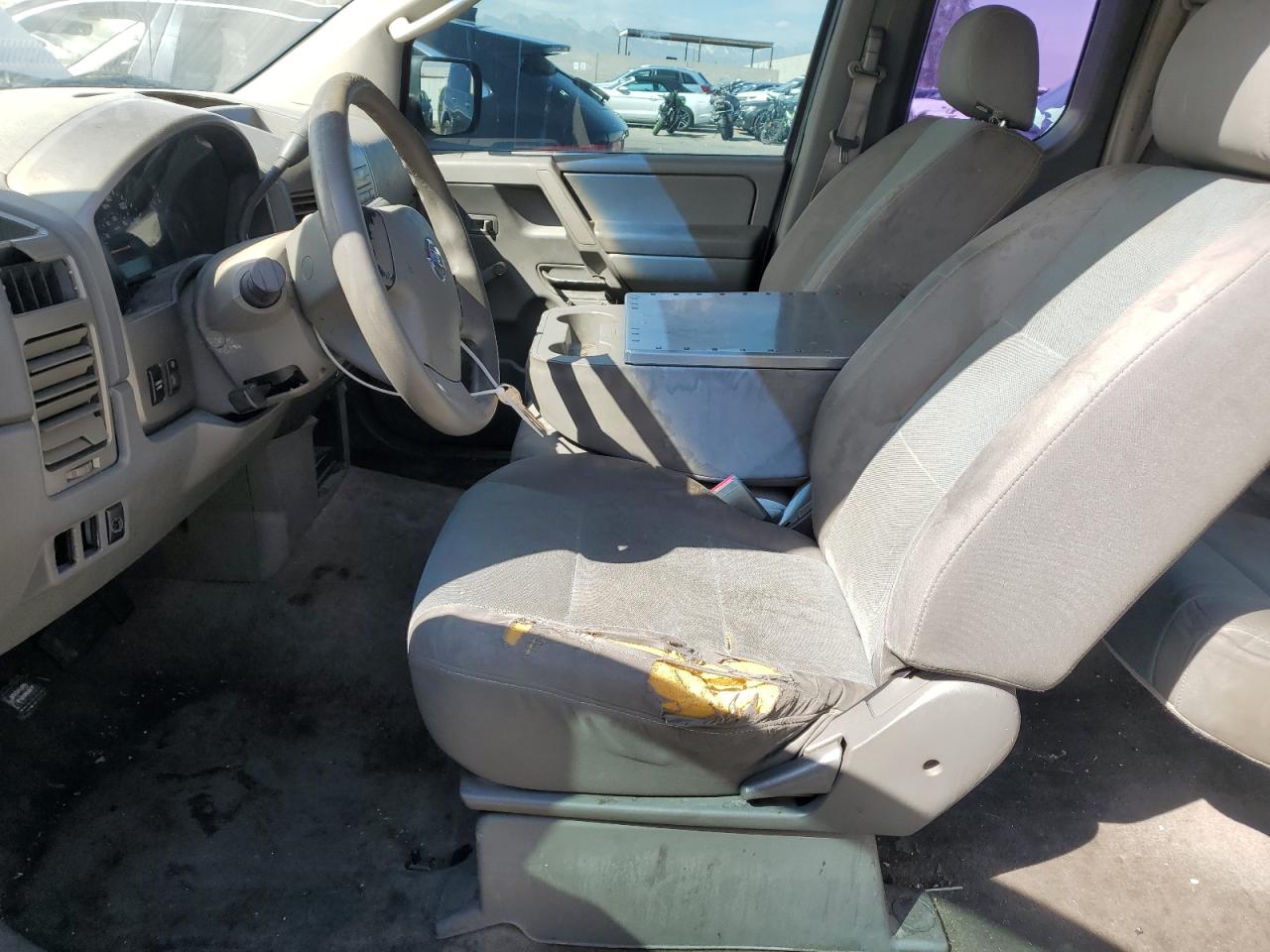 2005 Nissan Titan - Image 7